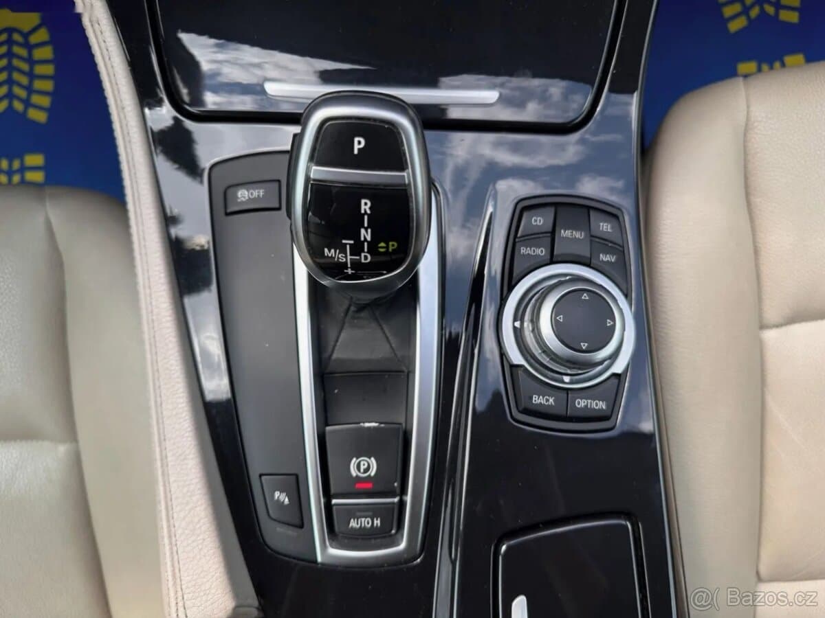 2011 BMW 5-SERIES - 13