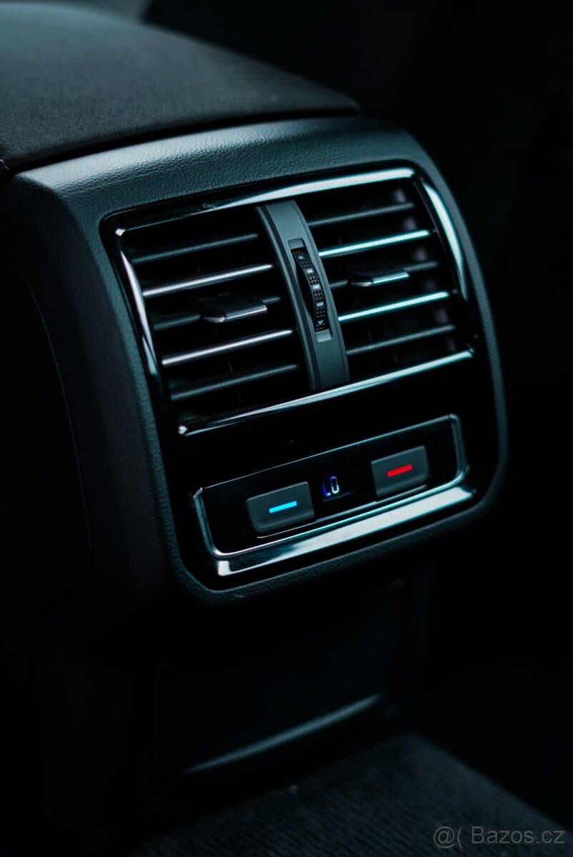 2018 Volkswagen PASSAT - 13
