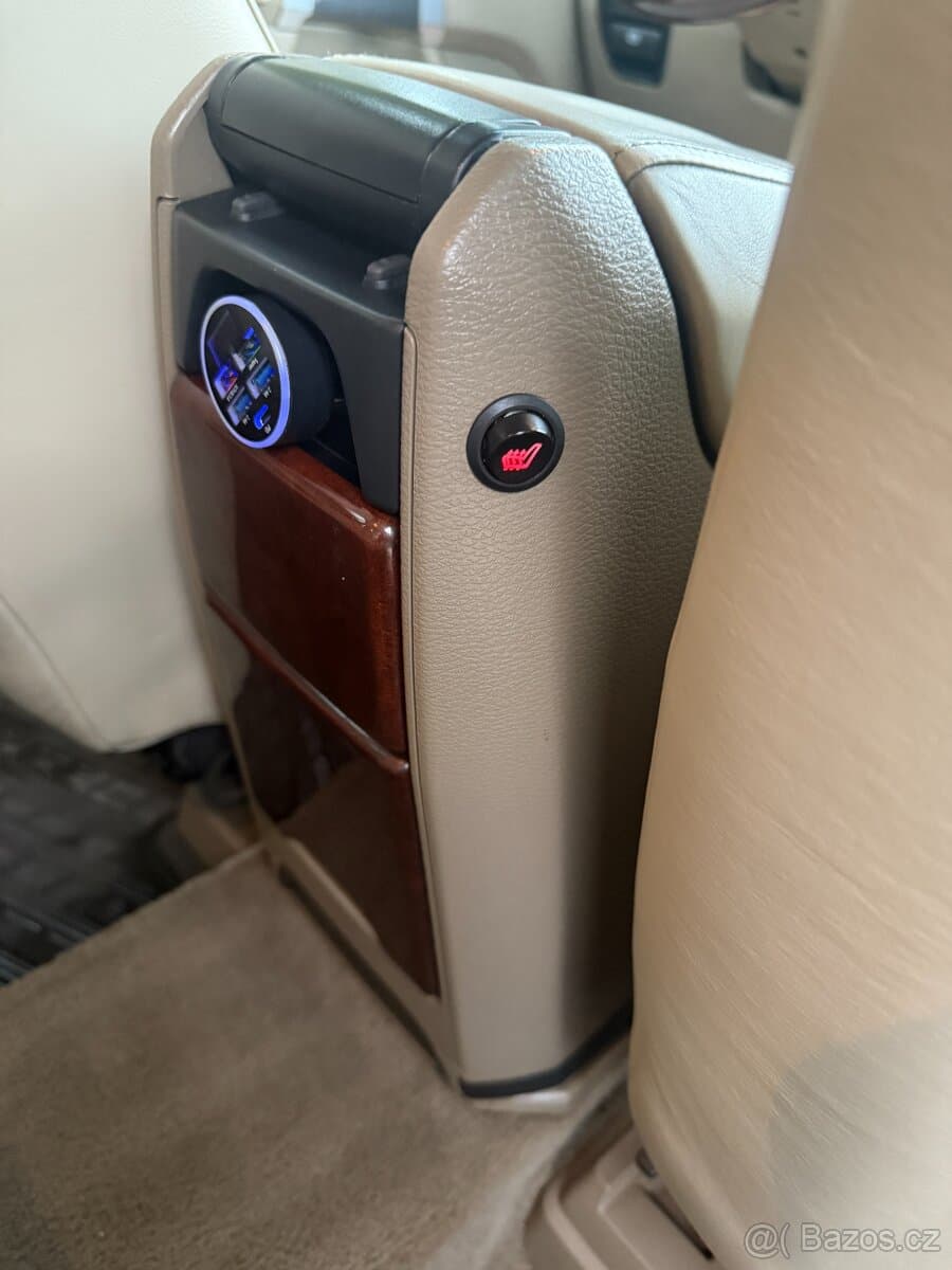 2011 Volvo XC90 - 13