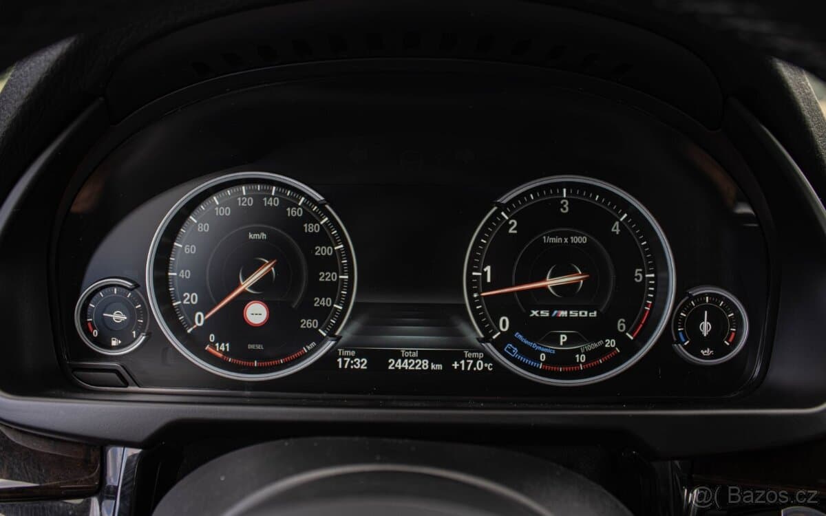 2016 BMW M5 - 13