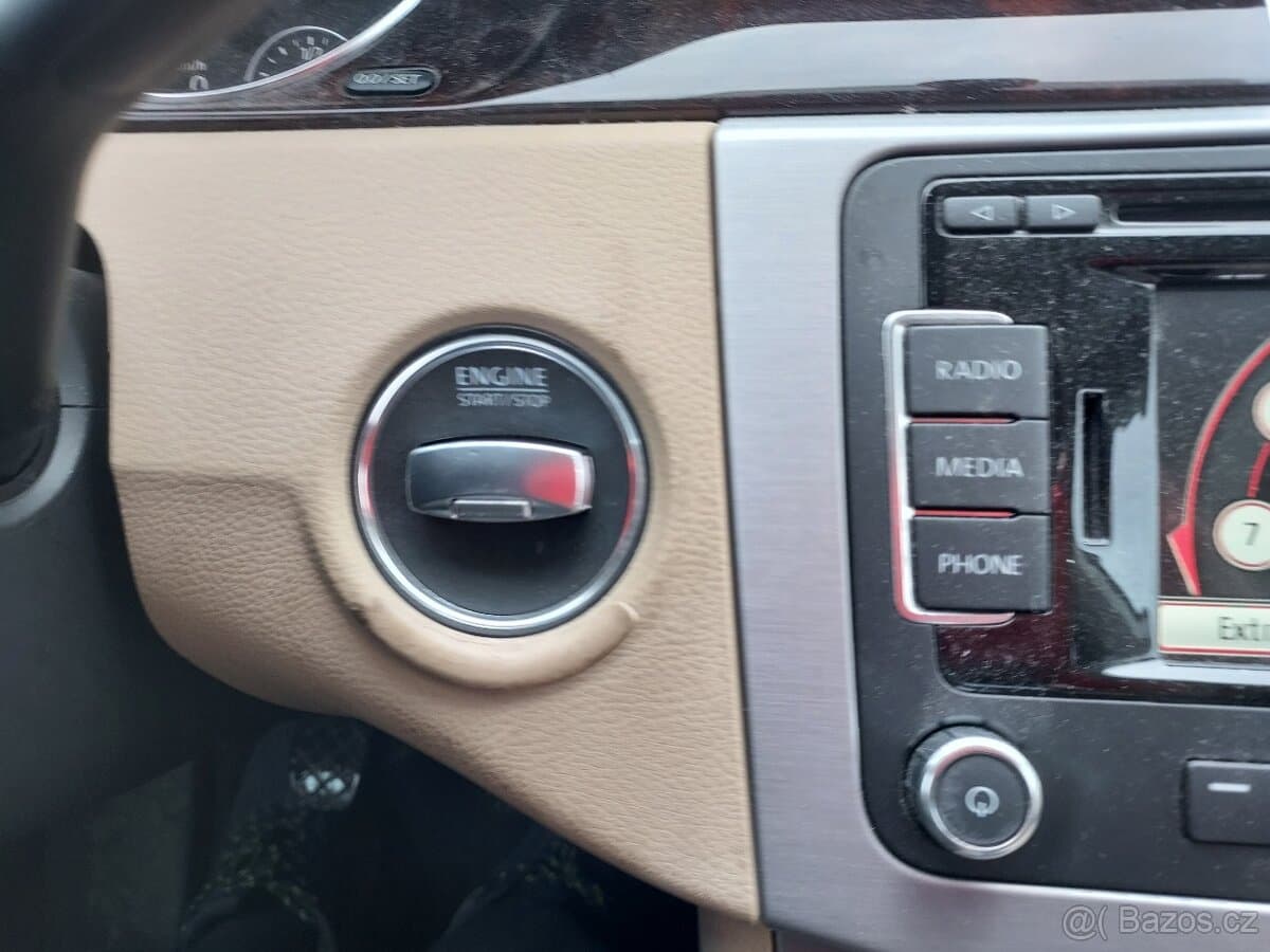 2015 Volkswagen PASSAT CC - 13