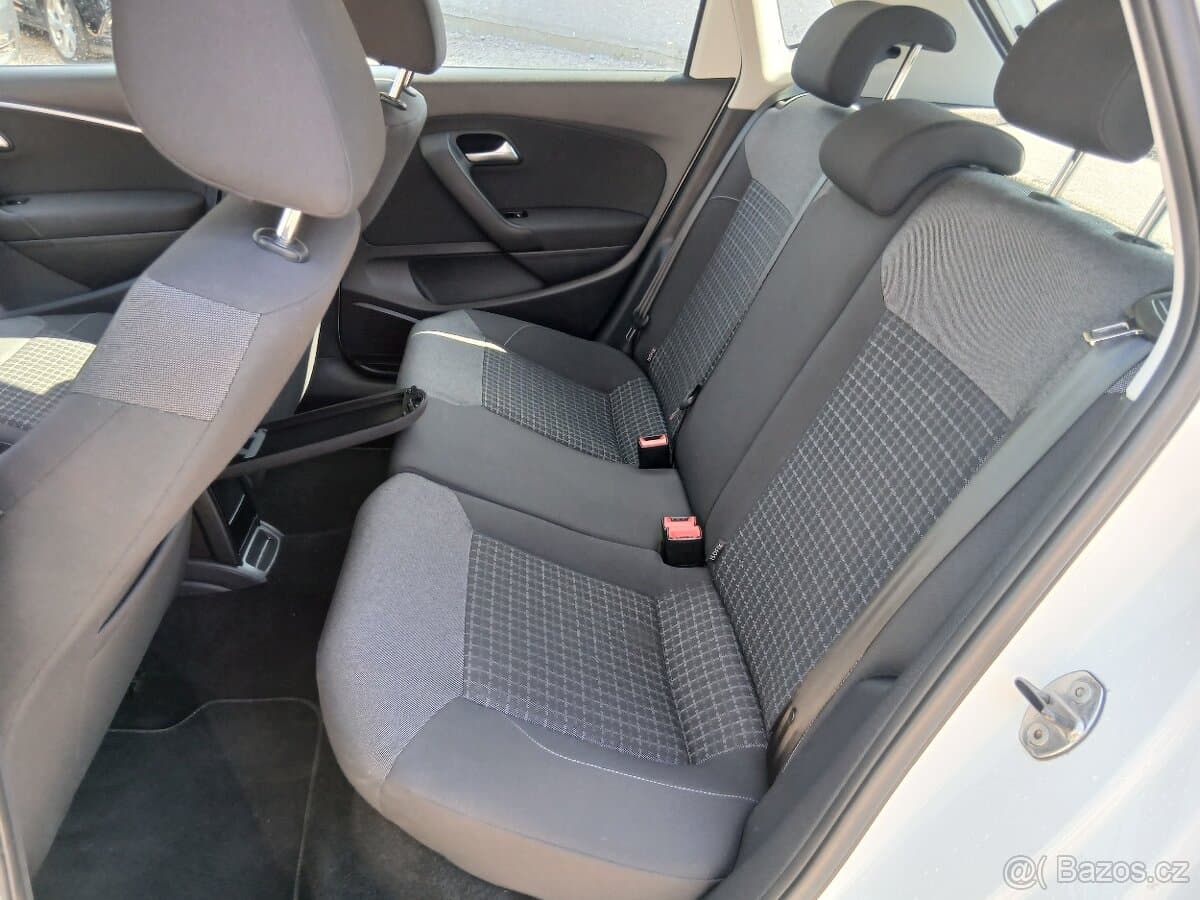 2015 Volkswagen POLO - 13