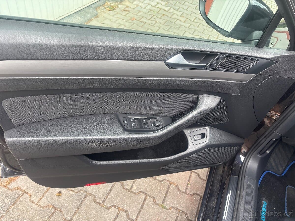 2016 Volkswagen PASSAT - 13