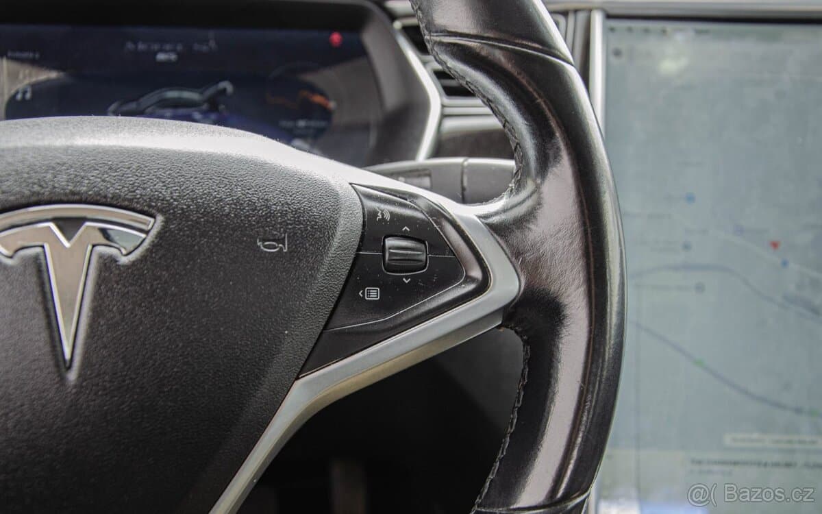 2014 Tesla MODEL S - 13