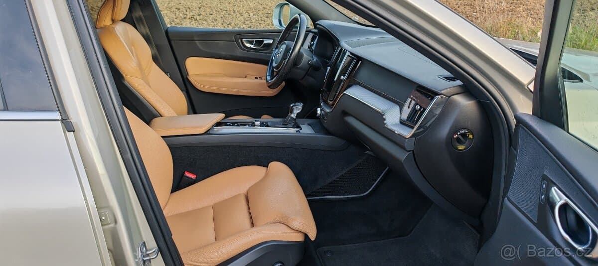 2019 Volvo XC60 - 13