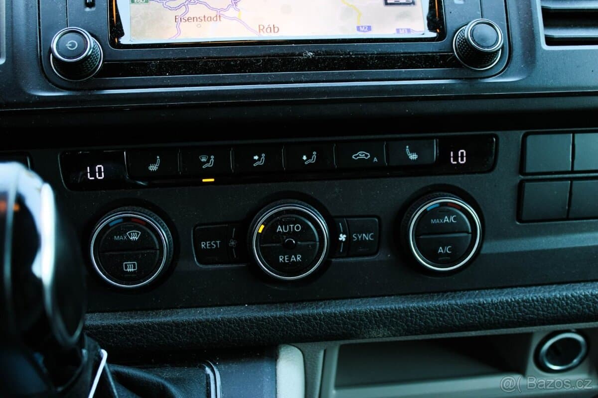 2017 Volkswagen CARAVELLE - 13