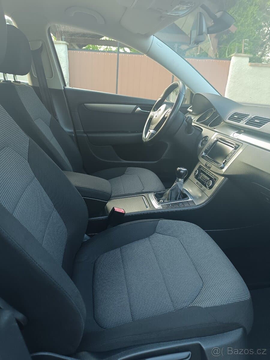Volkswagen PASSAT - 13