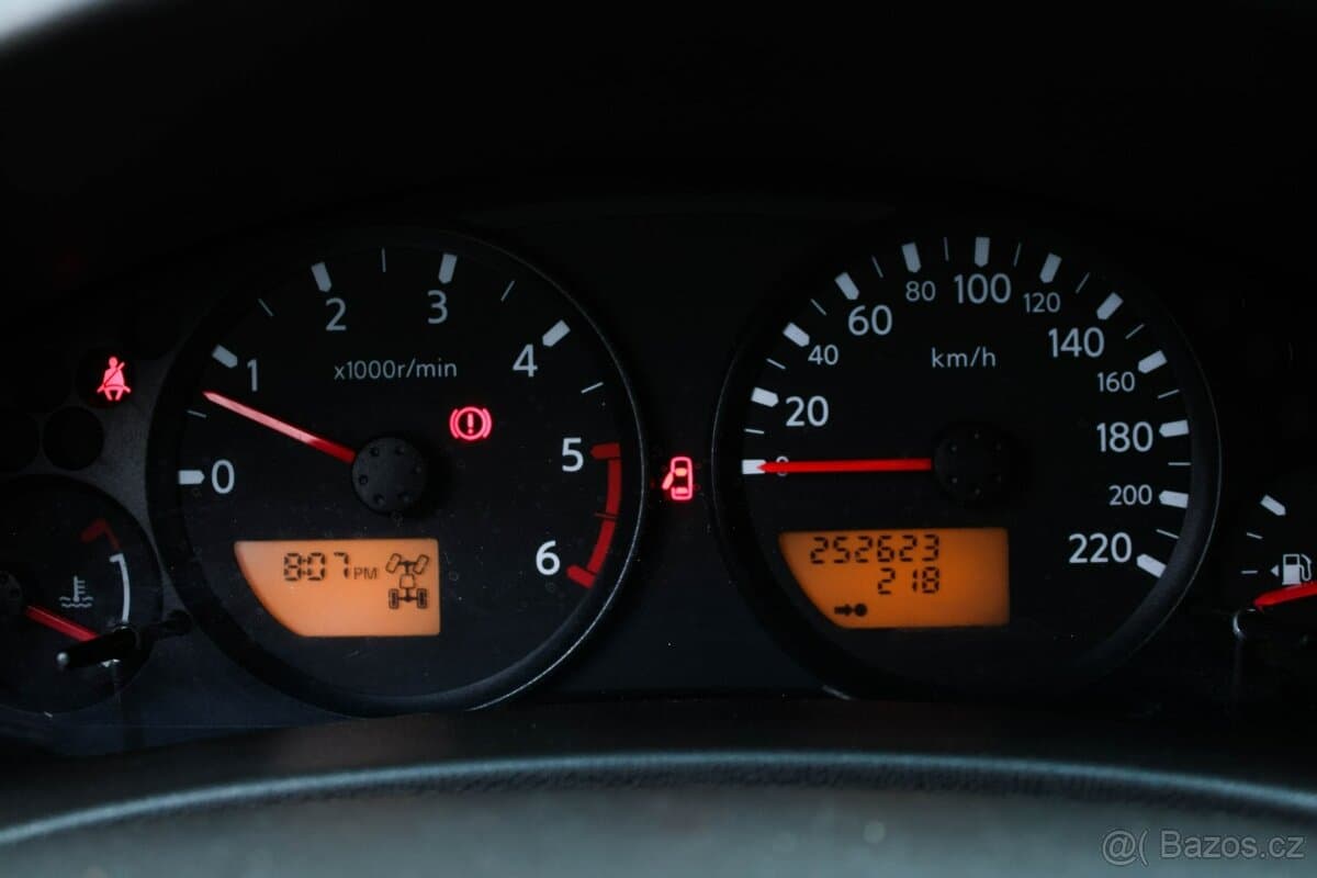 2009 Nissan NAVARA - 13