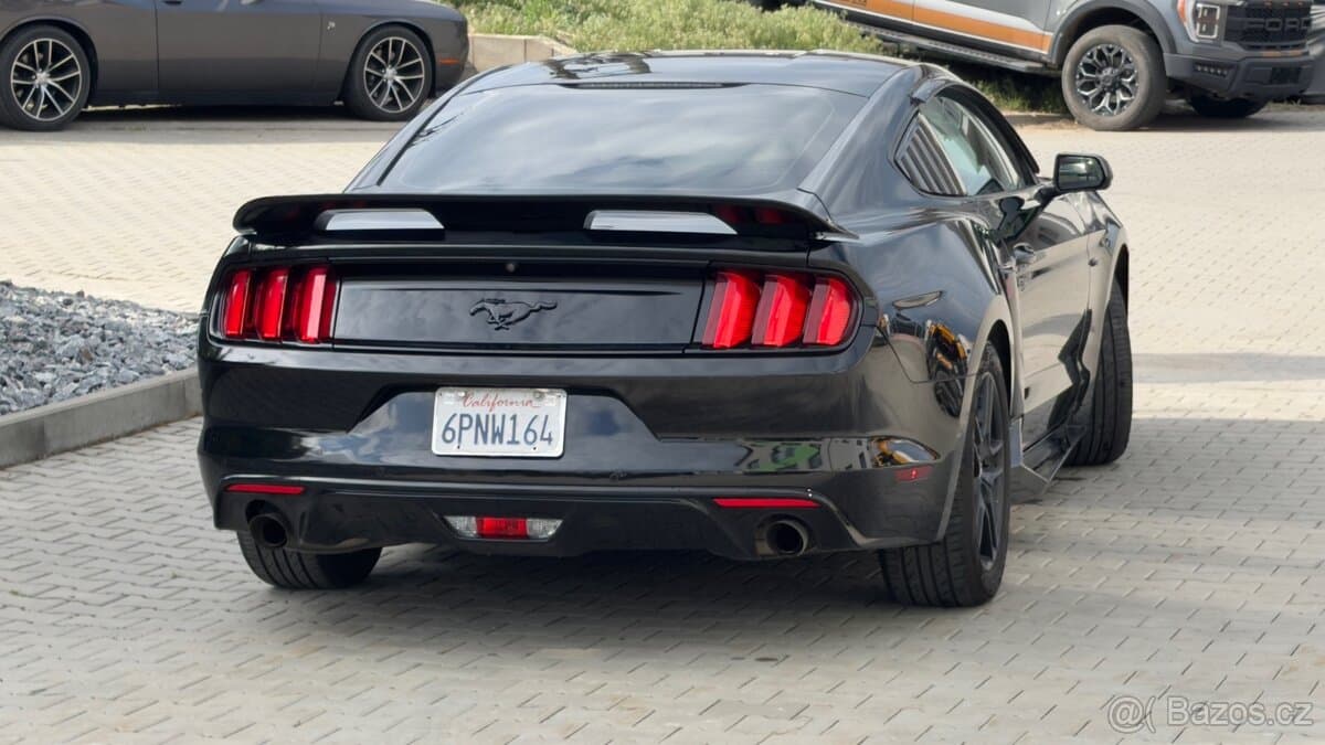 2017 Ford MUSTANG - 13