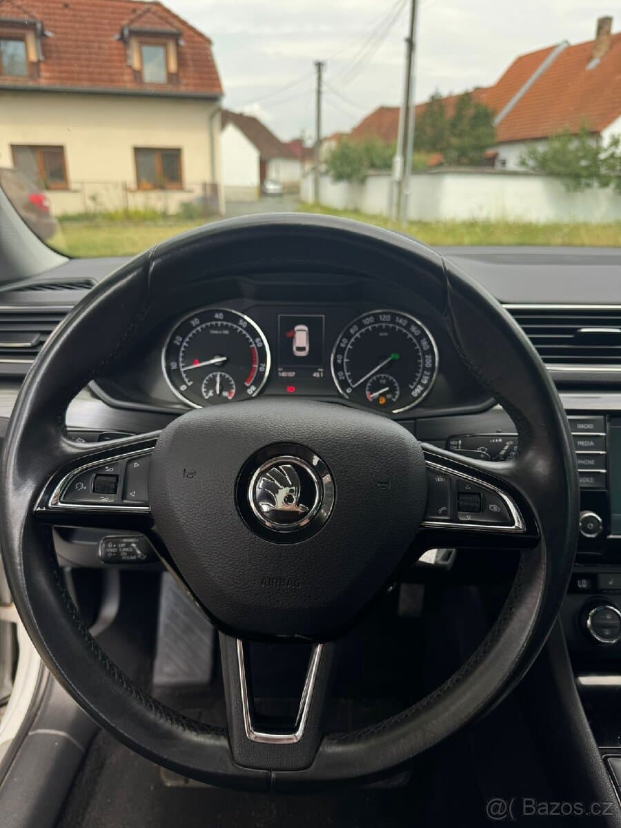 2016 Škoda SUPERB - 13