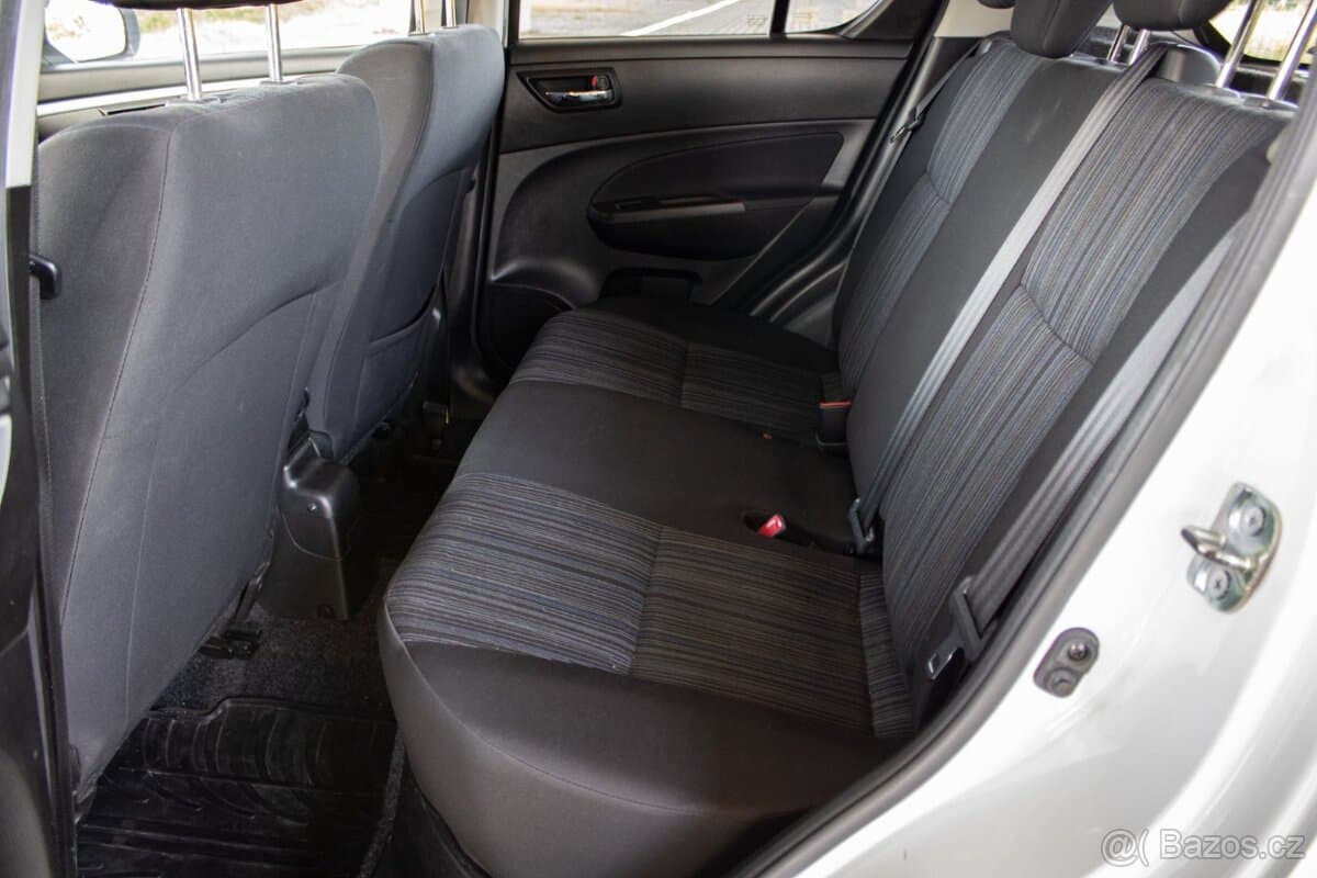 2015 Suzuki SWIFT - 13