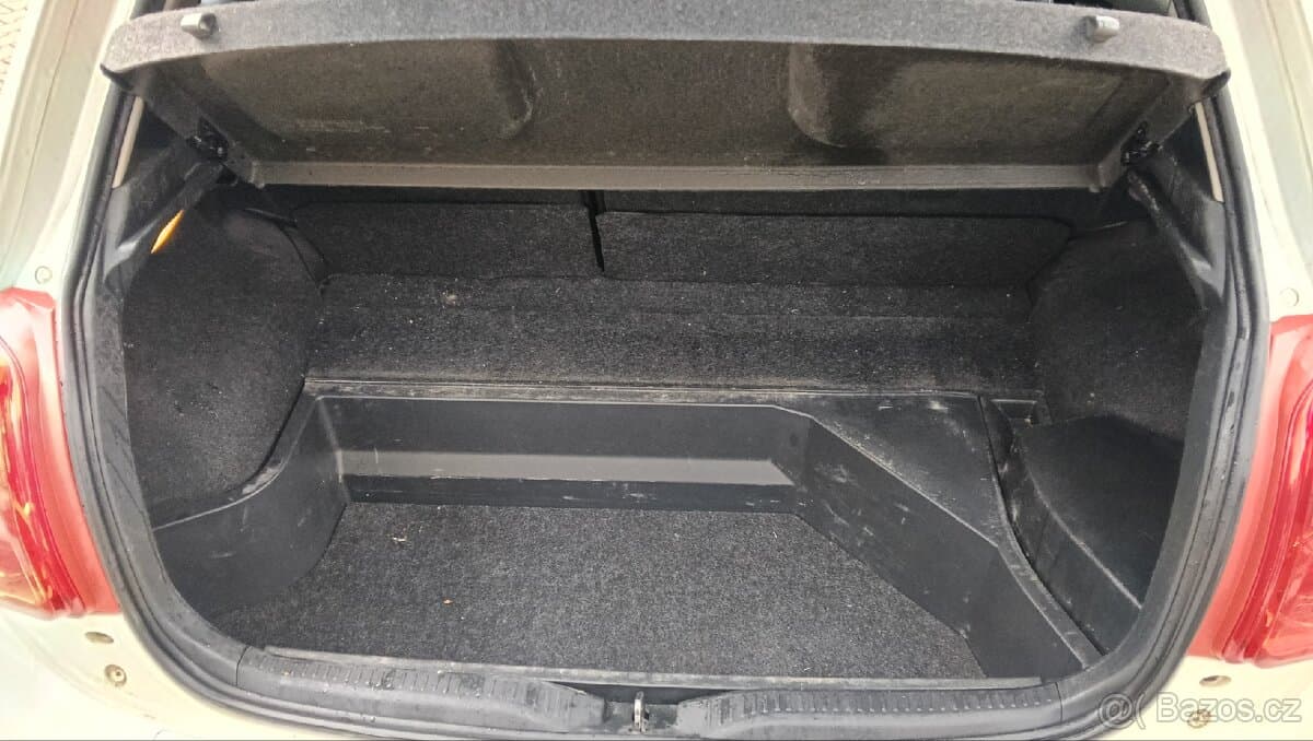2011 Toyota AURIS - 13