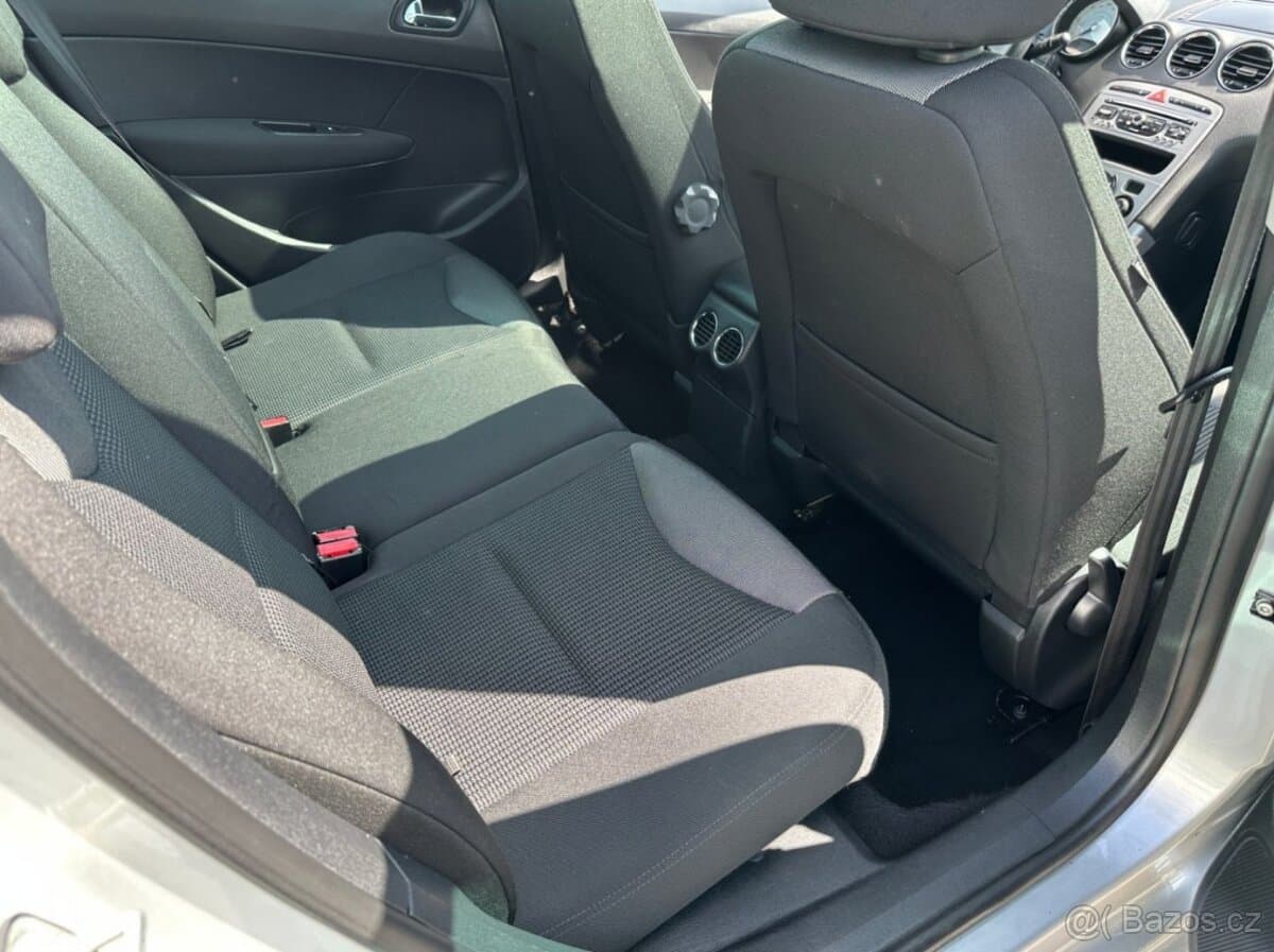 2013 Peugeot 308 - 13