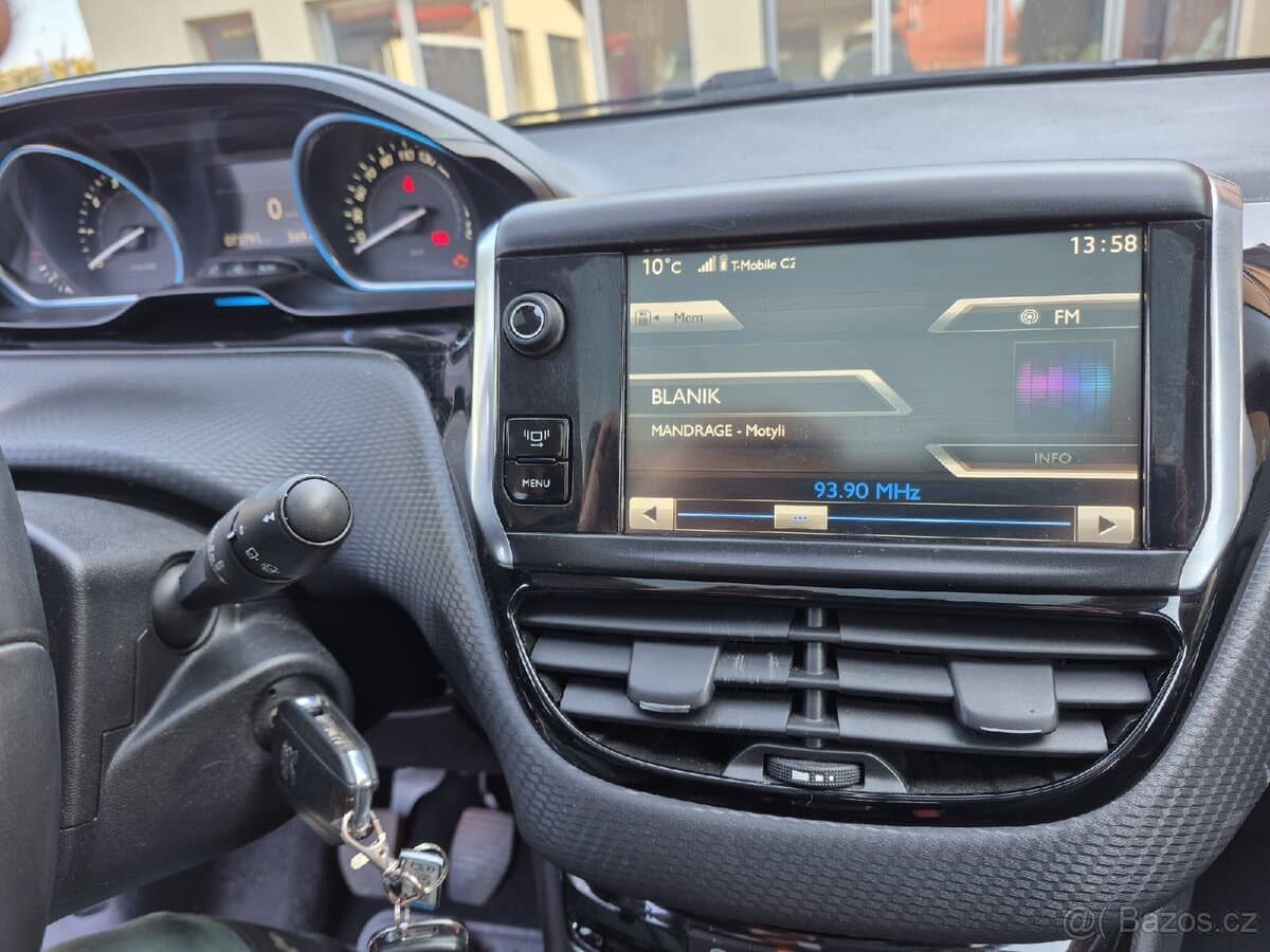 2014 Peugeot 2008 - 13