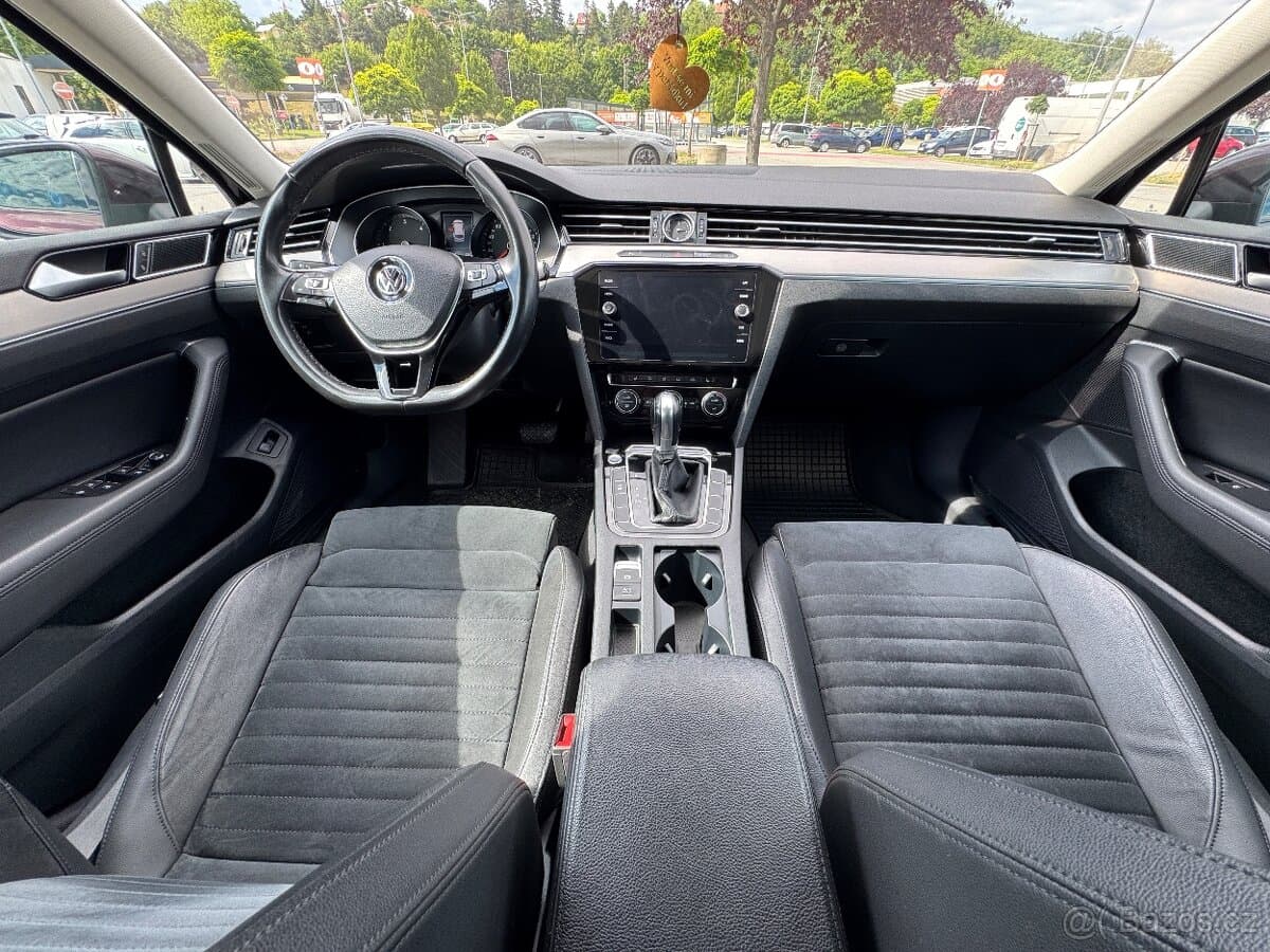 2018 Volkswagen PASSAT - 13