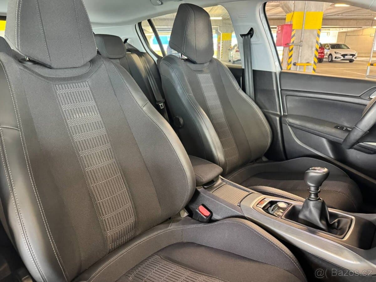 2019 Peugeot 308 - 13