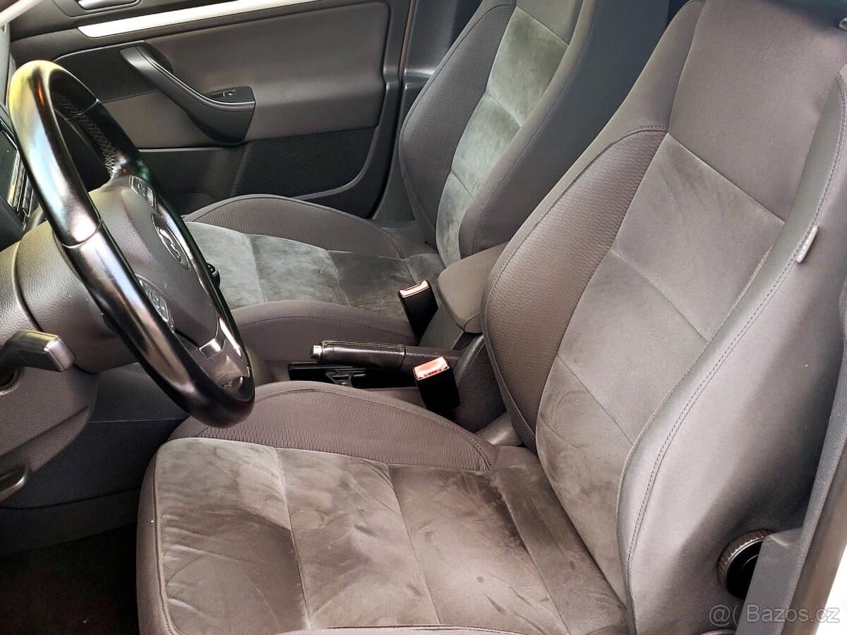 2010 Volkswagen GOLF - 13