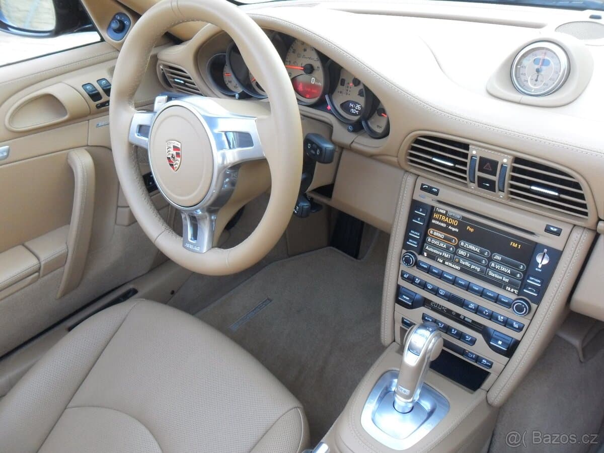 2012 Porsche 911 - 13