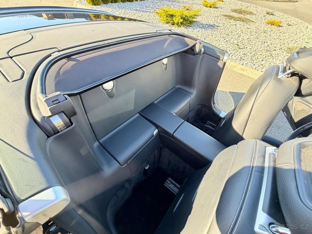2009 Mercedes-Benz SL - 13