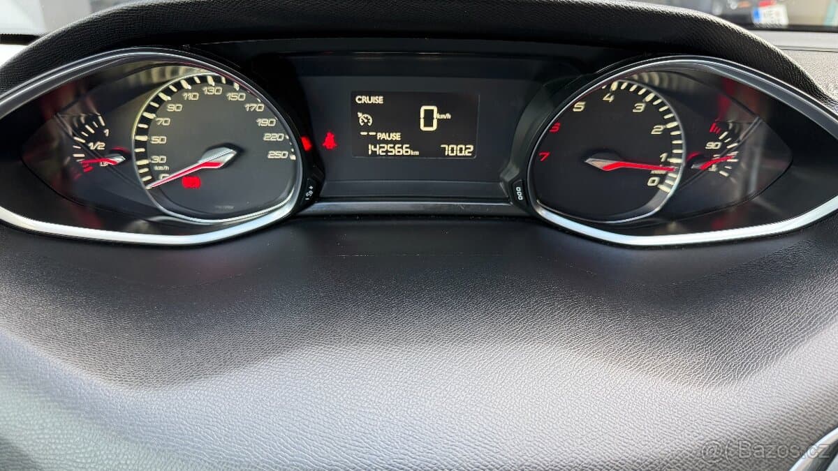 2016 Peugeot 308 - 13