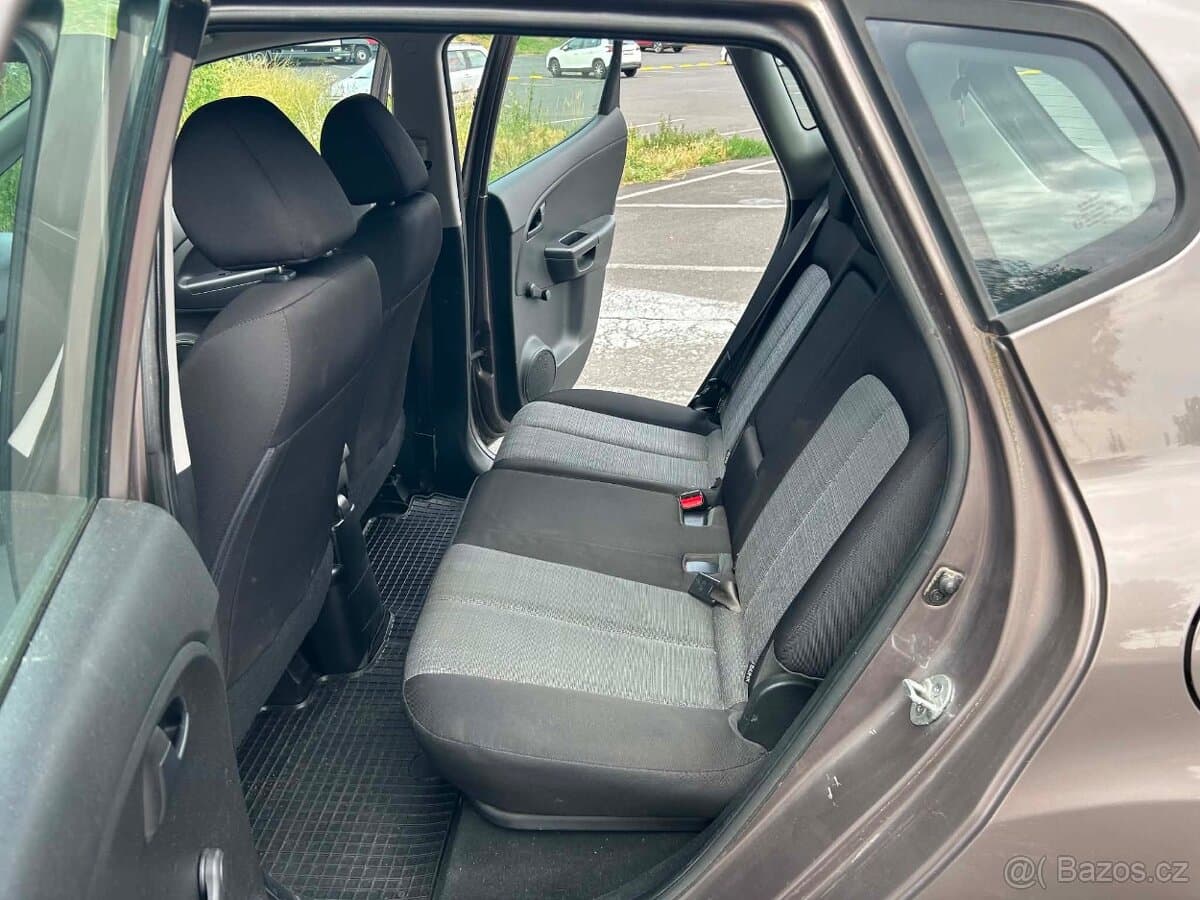 2011 Kia VENGA - 13