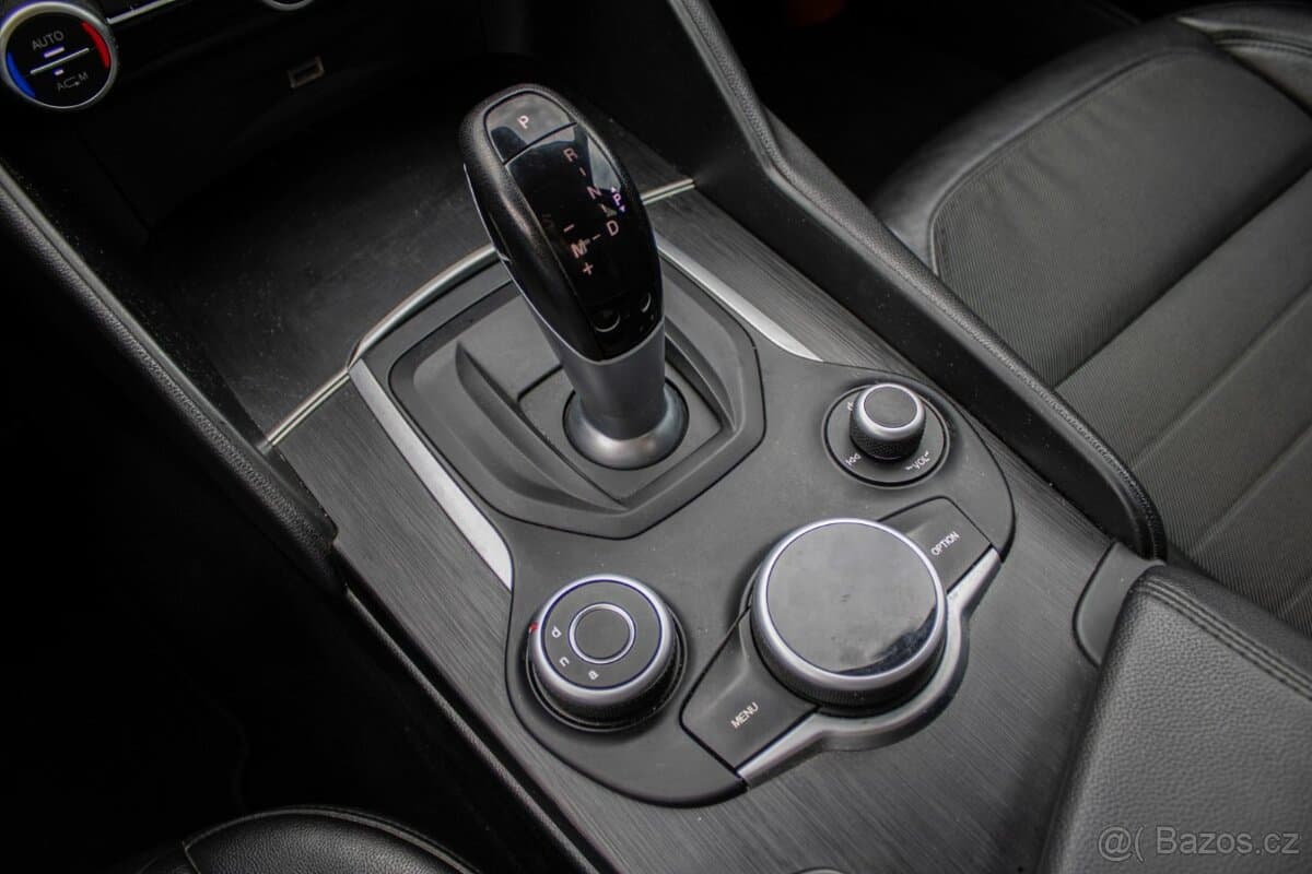 2017 Alfa Romeo GIULIA - 13
