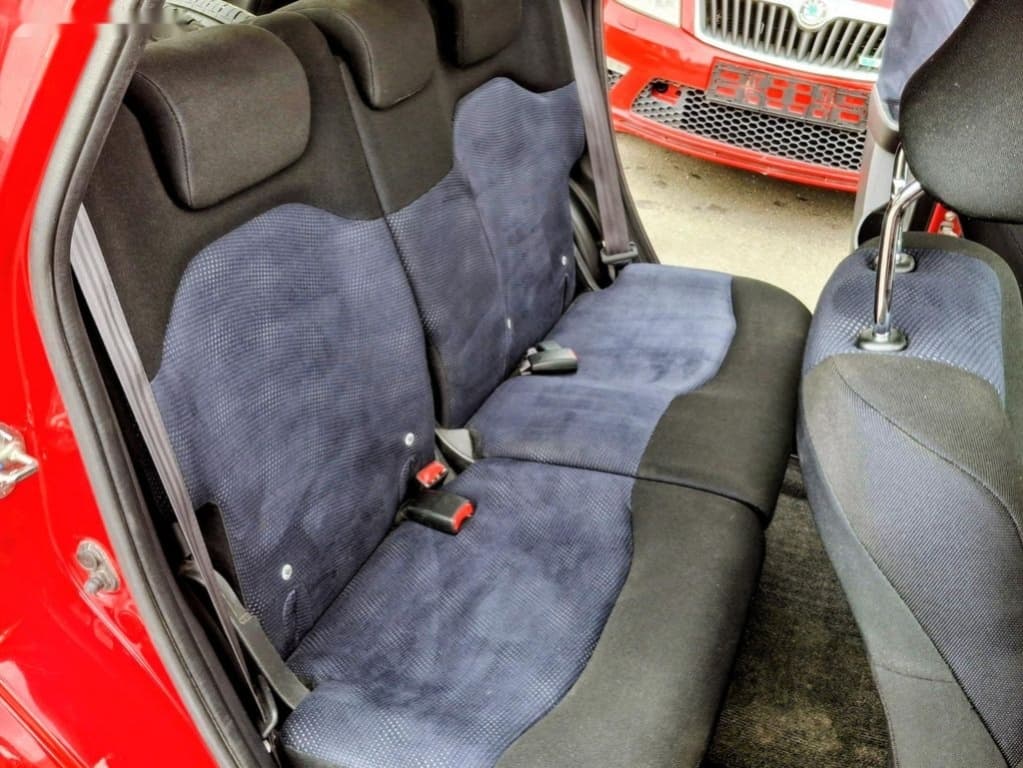2013 Toyota YARIS - 13