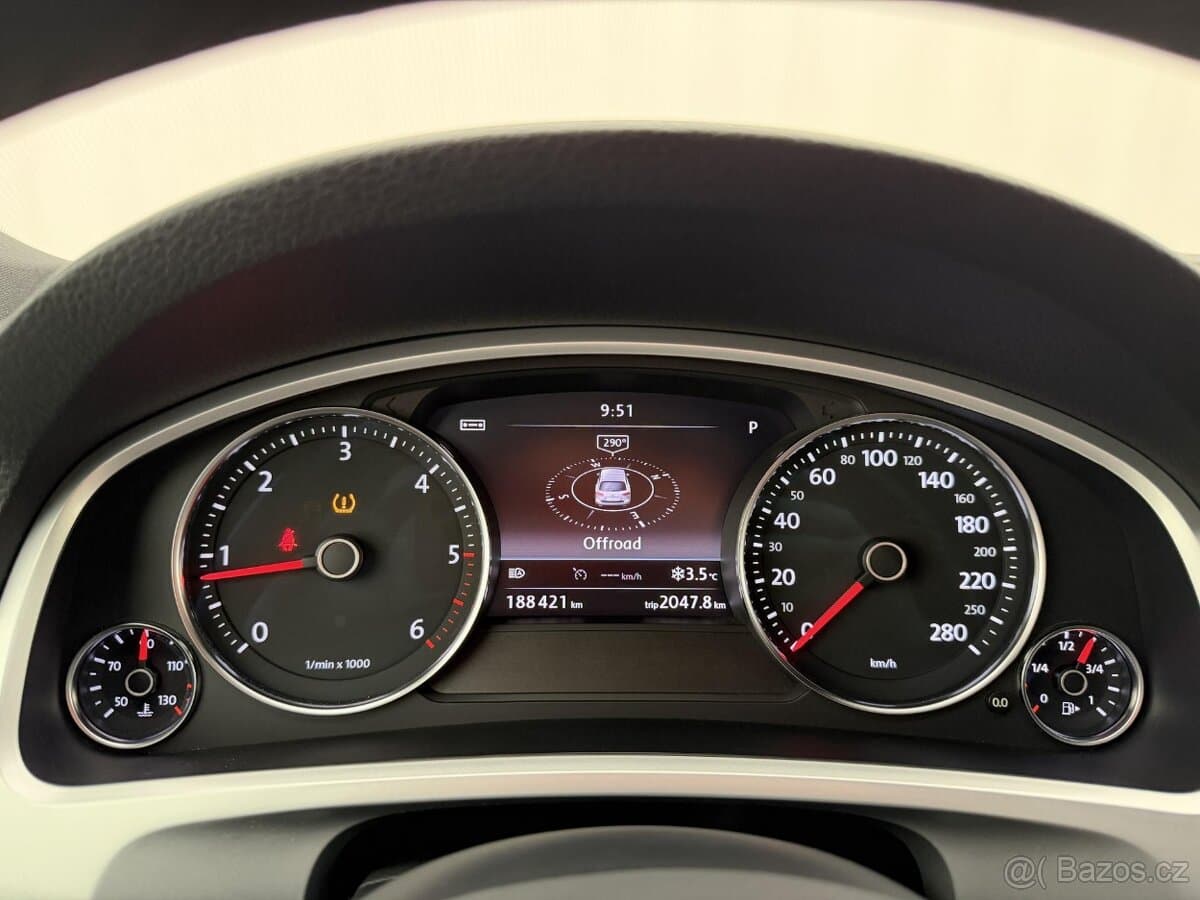 2017 Volkswagen TOUAREG - 13