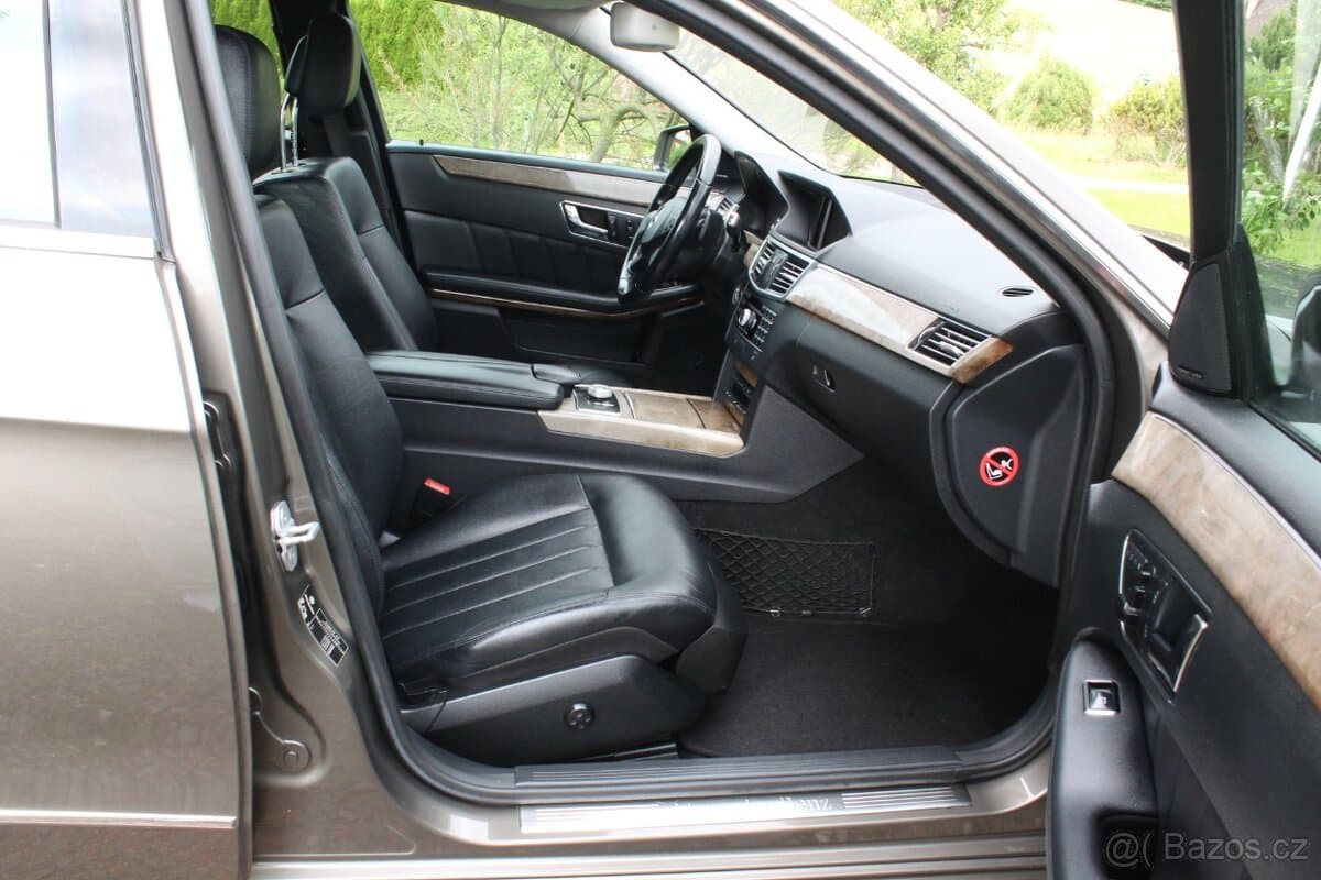 2010 Mercedes-Benz E-CLASS - 13