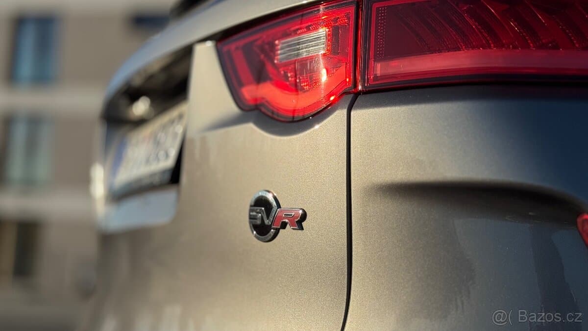2020 Jaguar F-PACE - 13