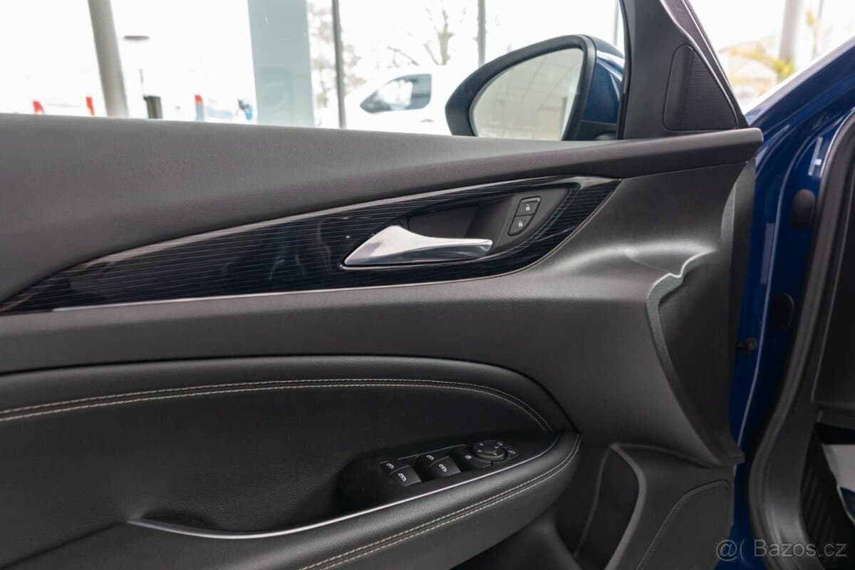 2018 Opel INSIGNIA - 13