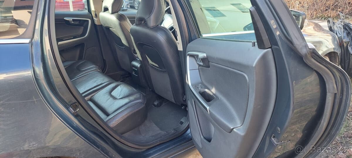 2011 Volvo XC60 - 13