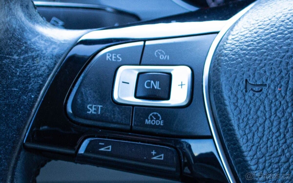 2013 Volkswagen GOLF - 13