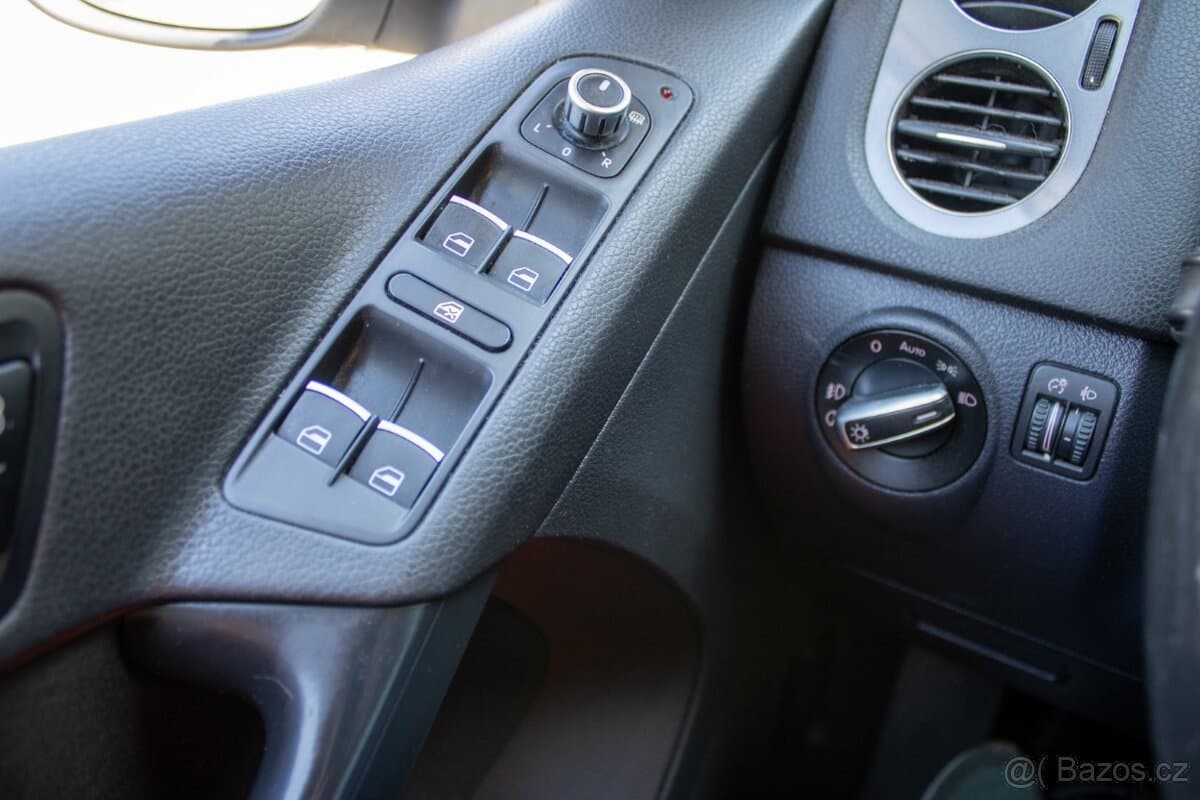2012 Volkswagen TIGUAN - 13