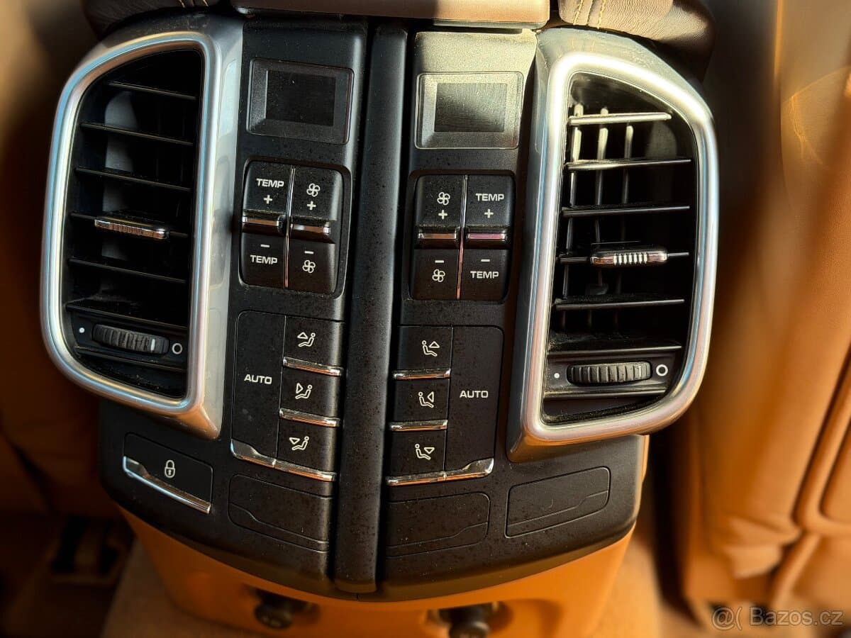 2012 Porsche CAYENNE - 13
