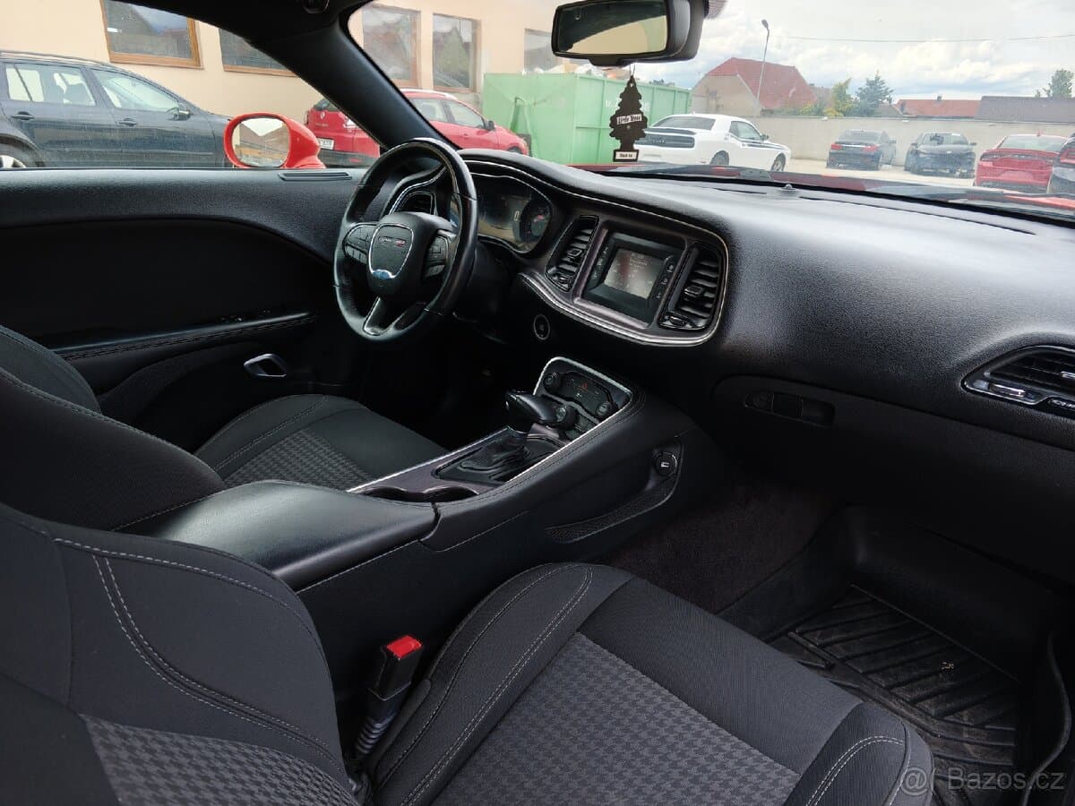 2016 Dodge CHALLENGER - 13