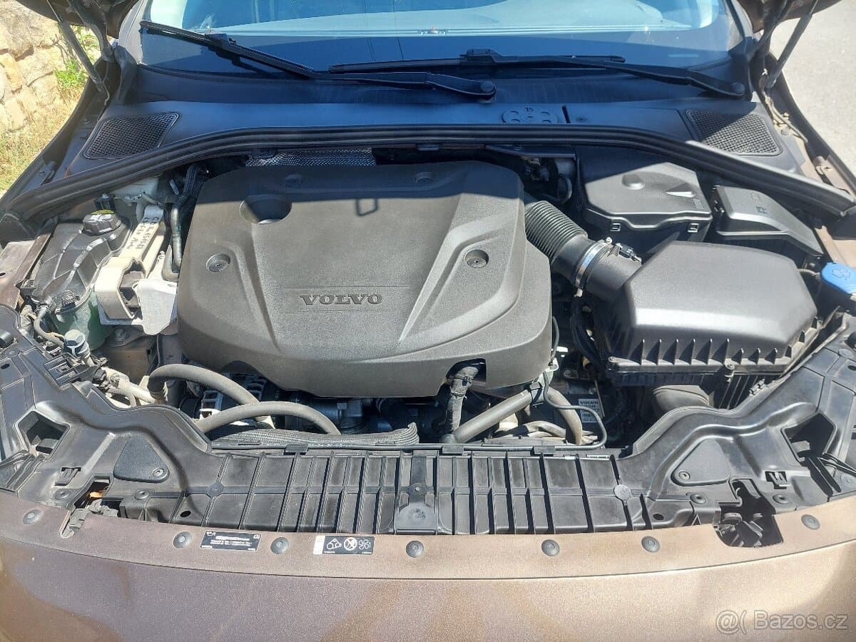 2017 Volvo V60 - 13