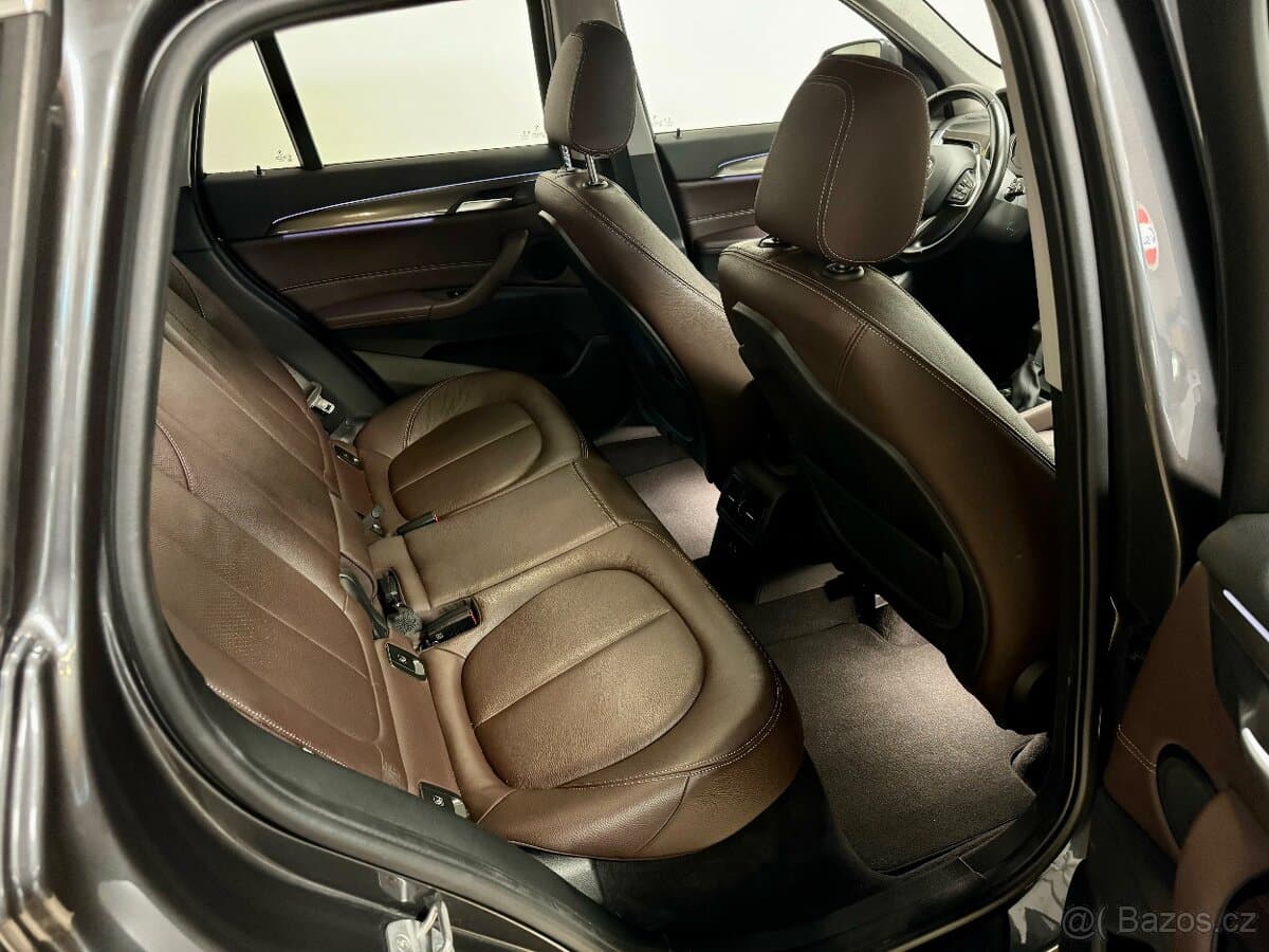 2020 BMW X1 - 13