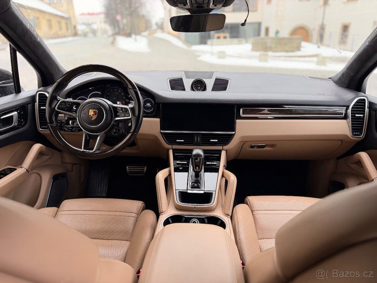 2018 Porsche CAYENNE - 13