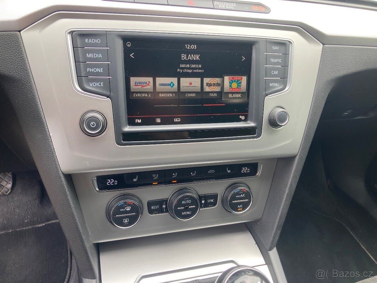 2015 Volkswagen PASSAT - 13