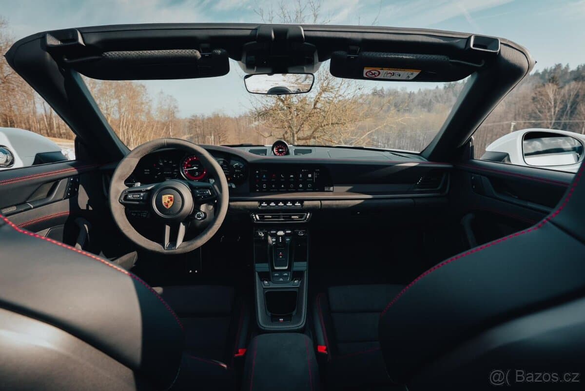 2024 Porsche 911 - 13