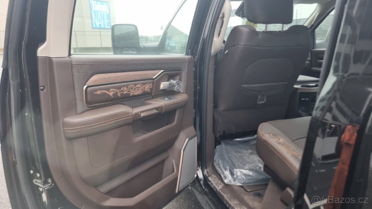 2025 RAM 2500/3500 - 13