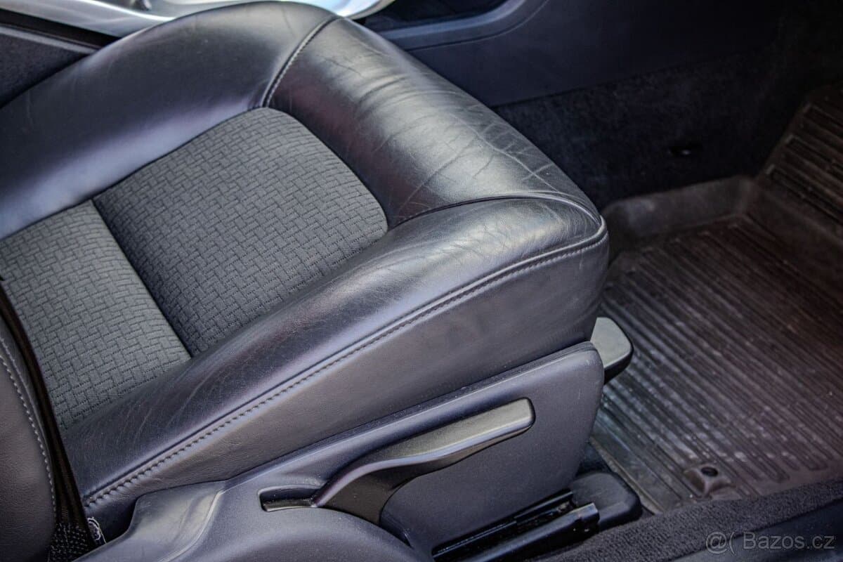 2016 Volvo V70 - 13