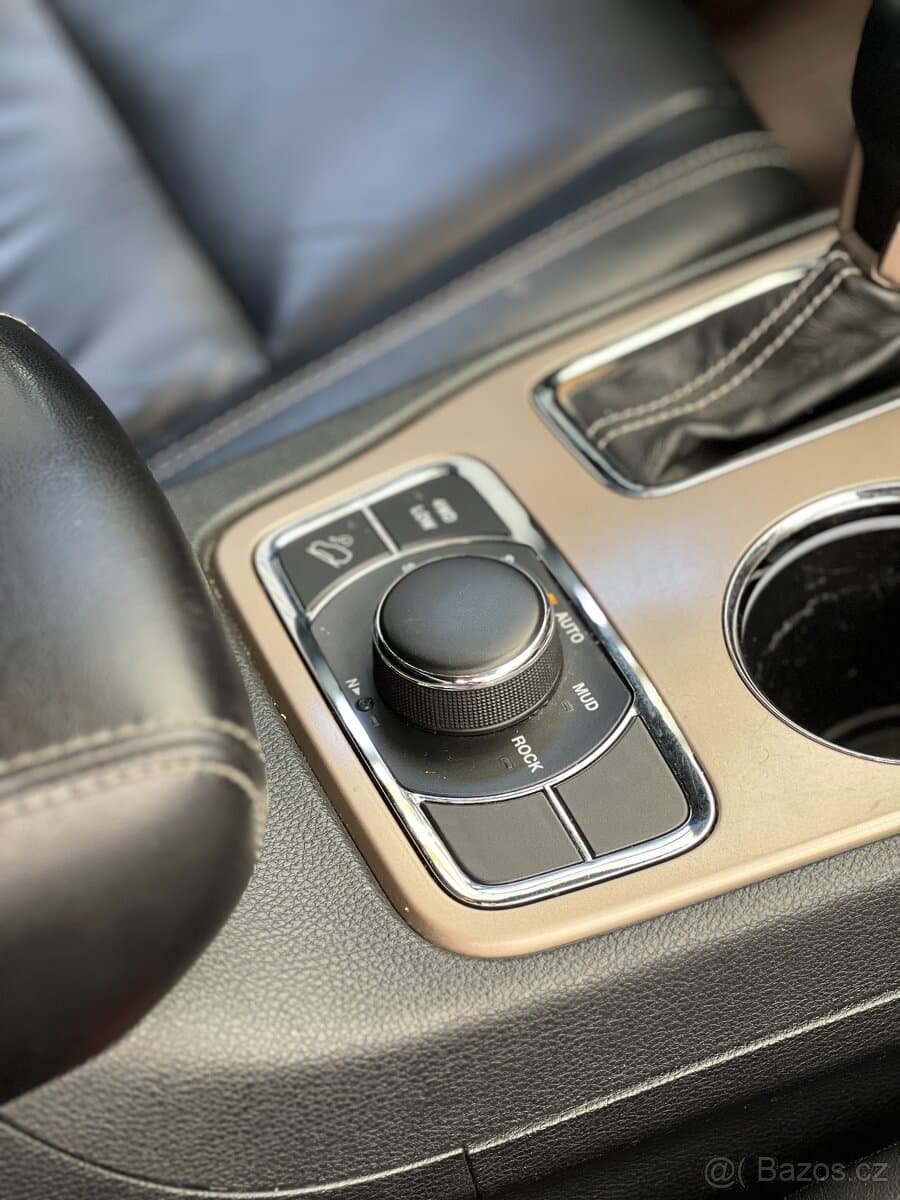 2016 Jeep CHEROKEE - 13