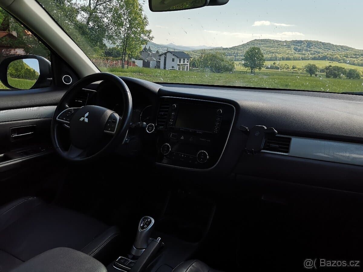 2014 Mitsubishi OUTLANDER - 13