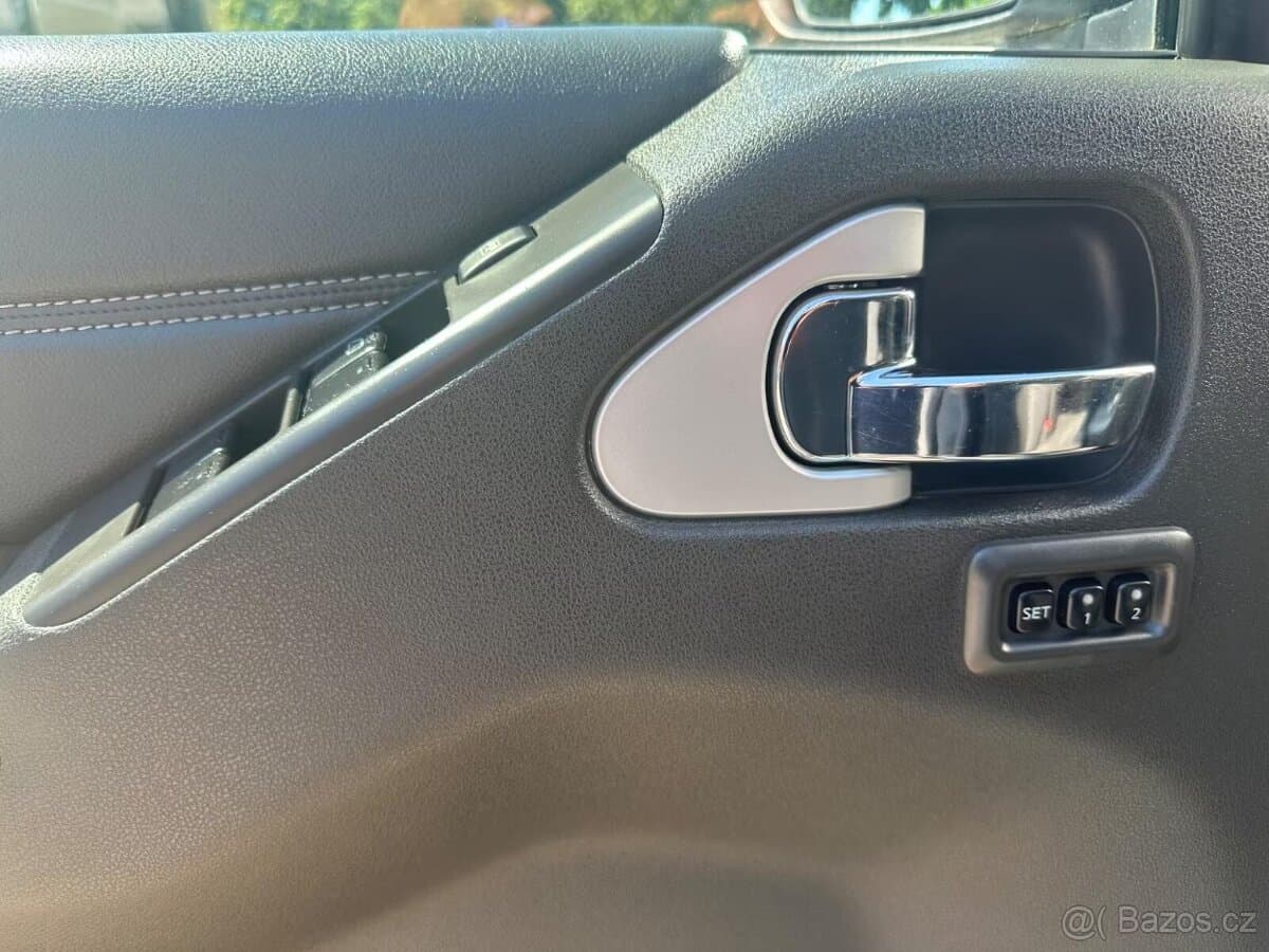 2014 Nissan PATHFINDER - 13