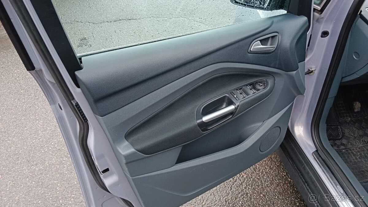 2011 Ford C-MAX - 13