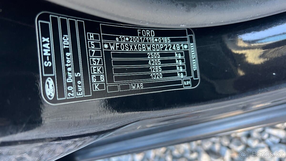 2013 Ford S-MAX - 13