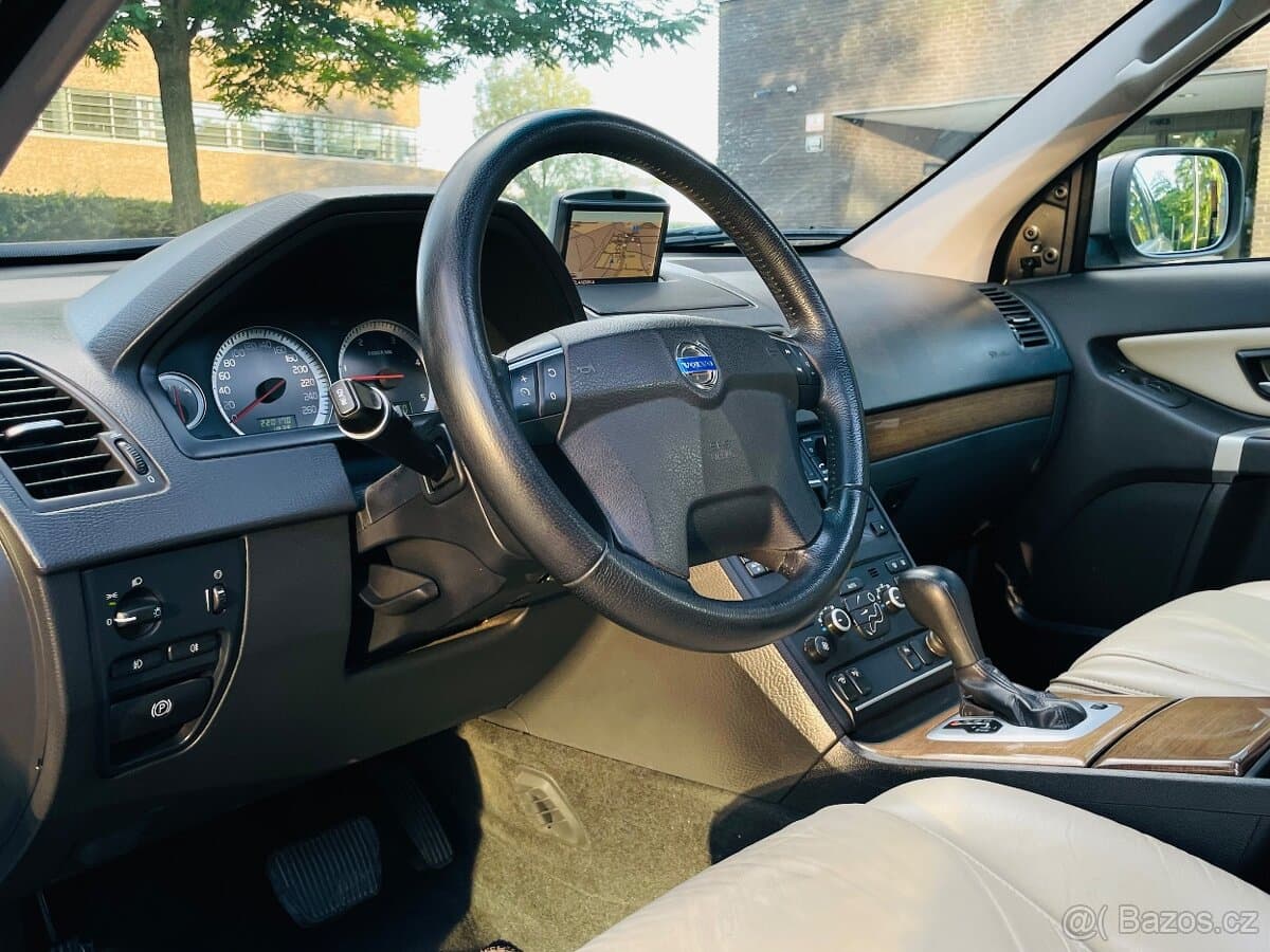 2011 Volvo XC90 - 13