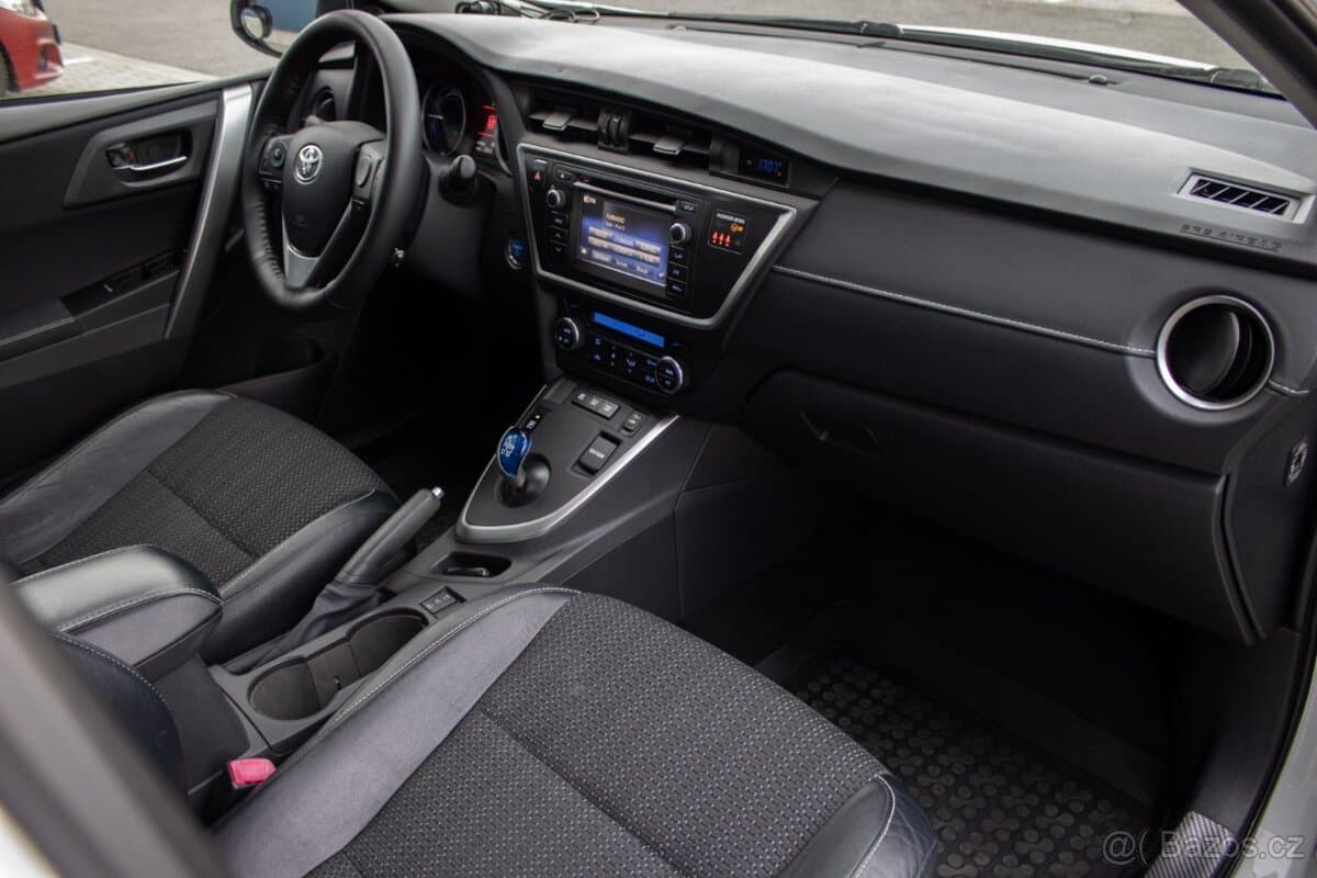 2014 Toyota AURIS - 13